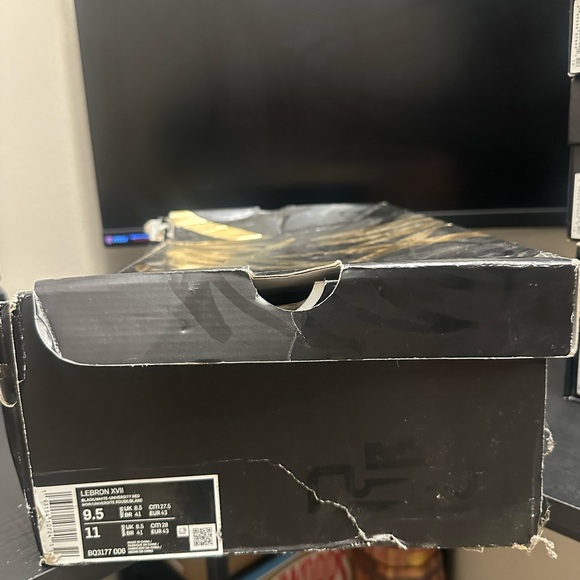 LeBron 17 'Infrared VI' size 9.5 - Picture 3 of 8